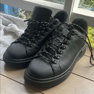 Zara Men's Black Lace-Up Sneakers
